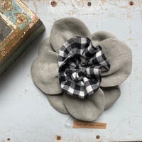 Image 1 of Broche «Fleurette »n*1