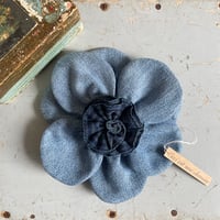 Image 1 of Broche « Fleurette » n*2