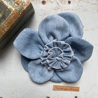 Image 1 of Broche « Fleurette » n*4