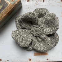 Image 1 of Broche «Fleurette » n*6