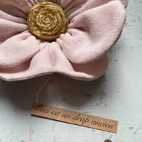 Image 2 of Broche «Fleurette »n*8