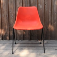 Image 3 of Lot de 5 chaises en plastique orange Robin Day pour Hille