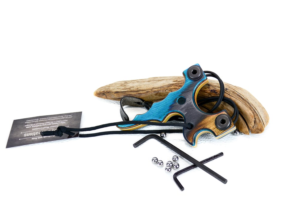 Image of Wooden Slingshot Spectraply The Twister Sling Shot, Right hand pull, Left Hand hold, OOAK