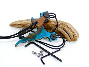 Image of Wooden Slingshot Spectraply The Twister Sling Shot, Right hand pull, Left Hand hold, OOAK