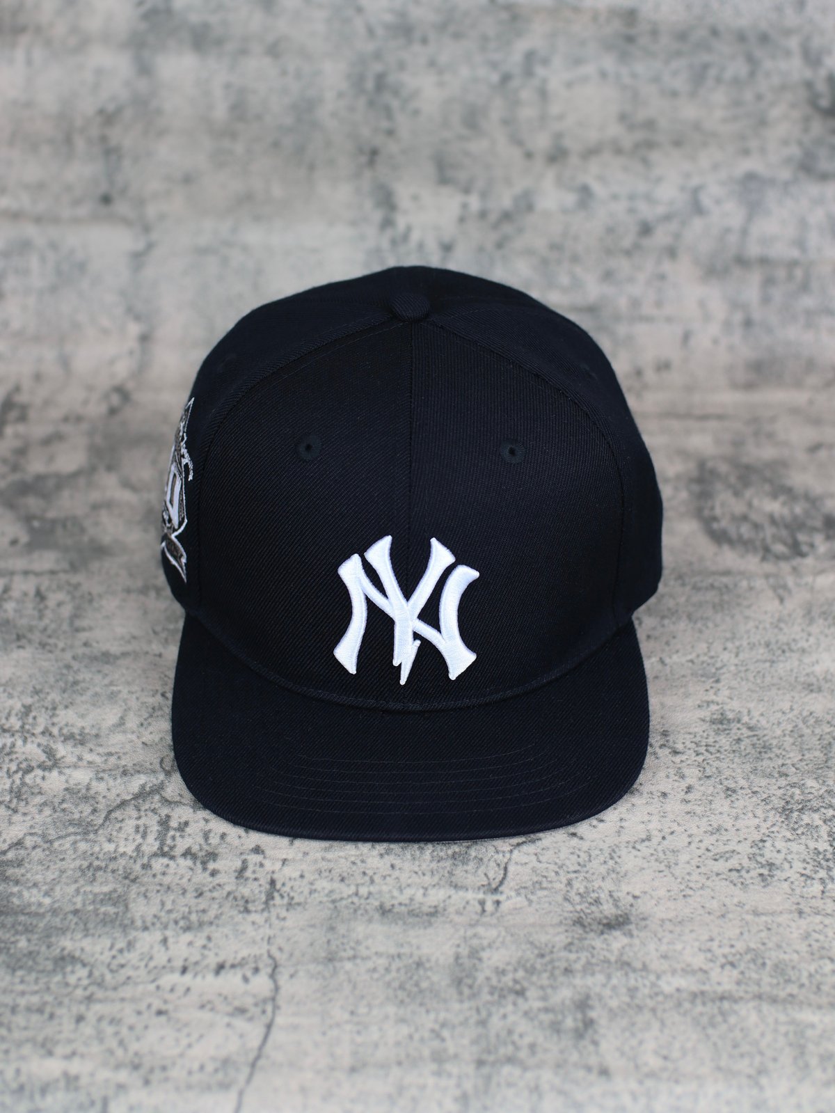 Image of Black NY Fitted