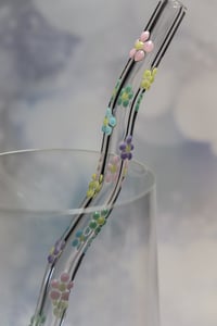 Image 5 of Wavy Flower Glass Straw - Special Edition