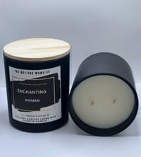 Image 2 of Enchanting Woman – A Fragrance of Timeless Allure