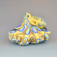 Image 5 of XXXL. Venomous Blue Ringed Octopus - Flameworked Glass Sculpture