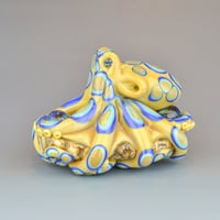 Image 5 of XXXL. Venomous Blue Ringed Octopus - Flameworked Glass Sculpture