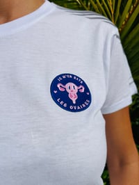 Image 2 of T-shirt "Je m'en bats les ovaires" - Bichettes.re X Ti Zarlor