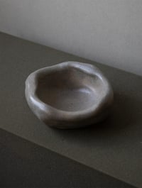 Image 4 of Assiette creuse / grise 