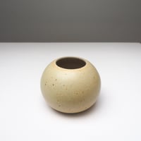 Image 1 of Petit vase jaune