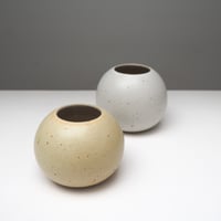 Image 2 of Petit vase jaune