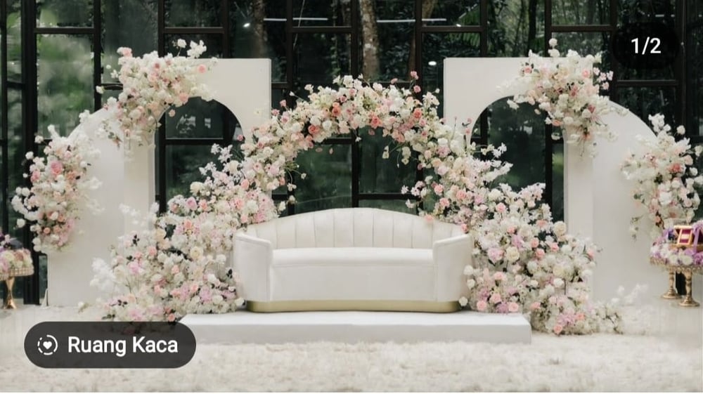 Image of Stage design -  silk  florals 