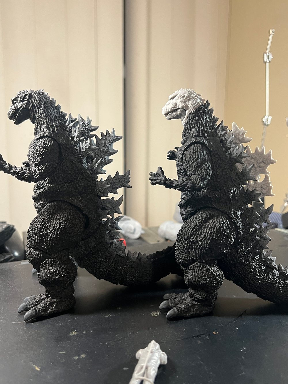 Hydrogen Beast: Replacement spines