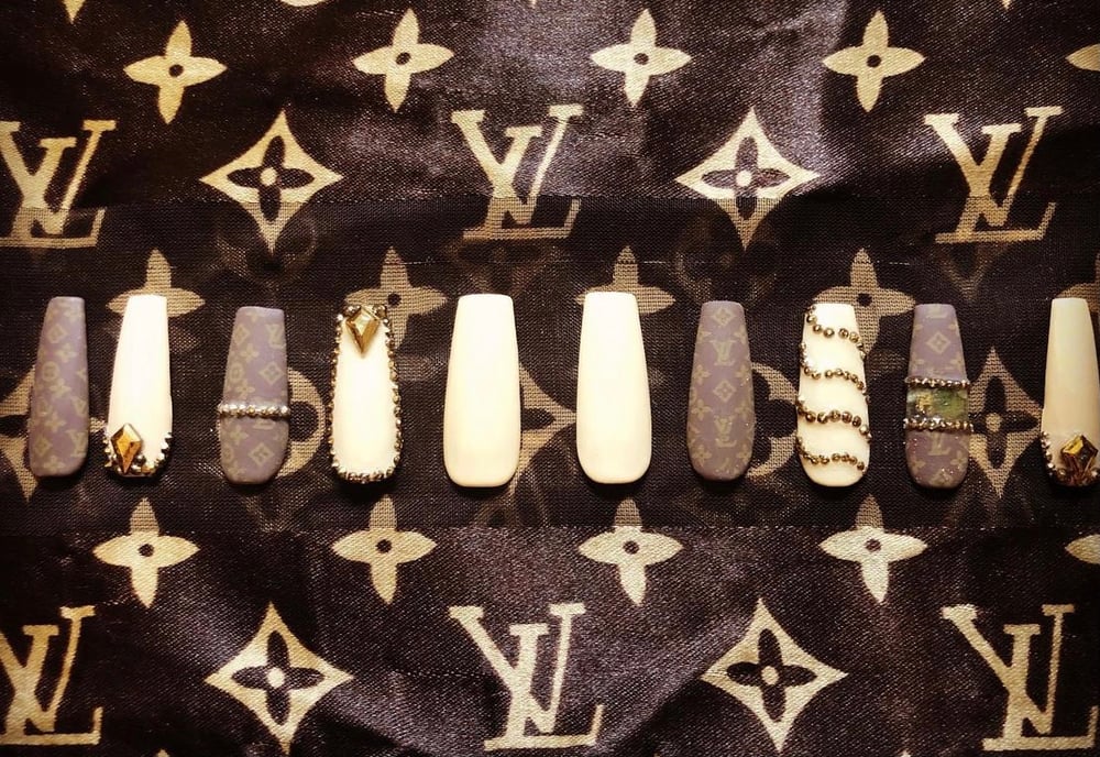 Image of LV