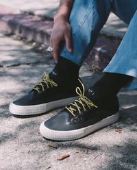 Image 5 of Zapatilla Globe Gillette Black leather en rebajas.