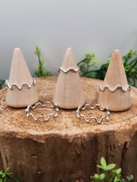 Image 3 of Rounded zigzag rings