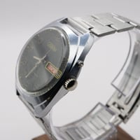 Image 2 of Slava 2428 - Day Date - 26 Jewels - USSR Vintage Watch