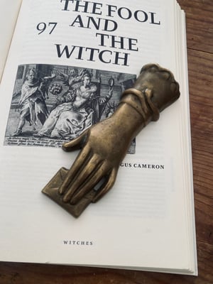 Image of Presse-papier main en bronze