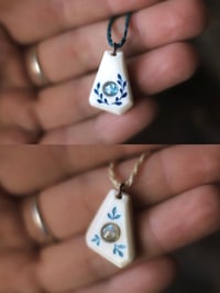 Image 4 of Ciondolo Nugget -osso e pietre-