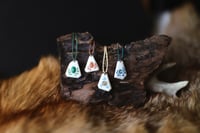 Image 1 of Ciondolo Nugget -osso e pietre-