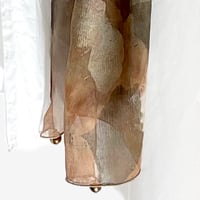 Image 2 of 'The Art of Susan Unger' book + Grey gingko foulard (416)