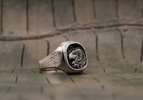 Image of Eagle Profile Signet 