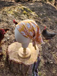 Image 2 of Crown Cover in Orchard Bloom