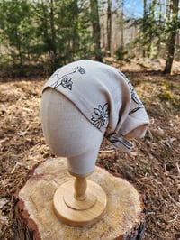 Image 2 of Crown Cover in Flax & Flowers