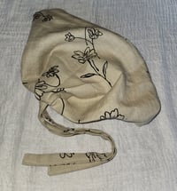 Image 3 of Crown Cover in Flax & Flowers