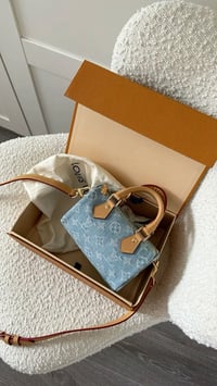 ✨ Mini Speedy Denim Handbag – Chic & Timeless ✨