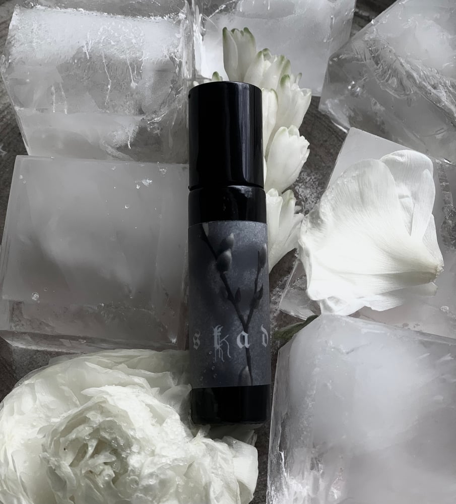 Image of Skaði Perfume (Tuberose, Musk, Birch, Snow)