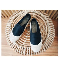 Image 1 of Classic - Black