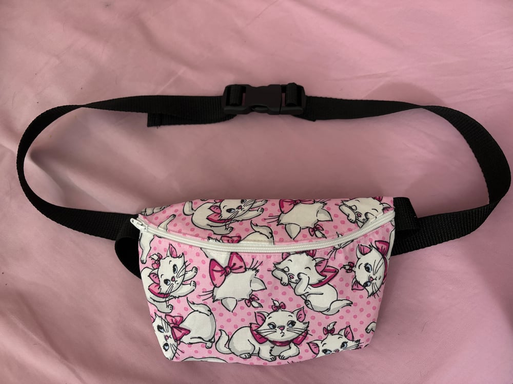 Image of White Kitten Fanny Pack