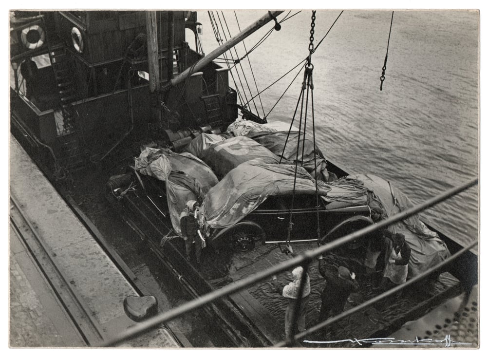 Image of Nikolaï Kossikoff: loading a ship in the Port of Ghent , Belgium ca. 1935