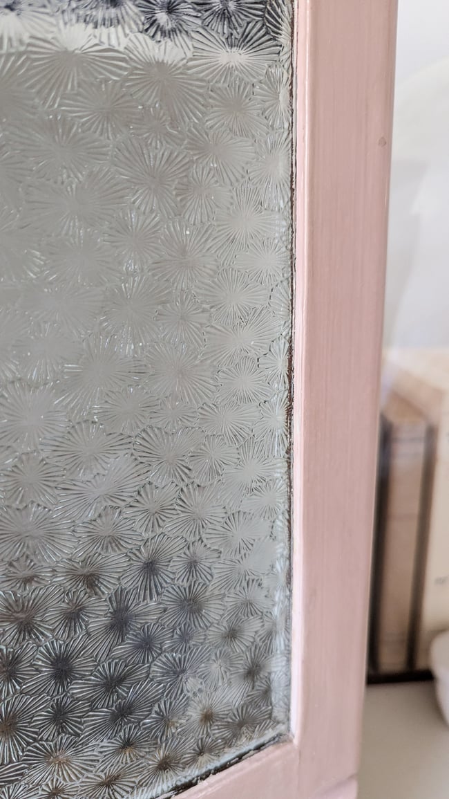 Armoire à pharmacie rose 