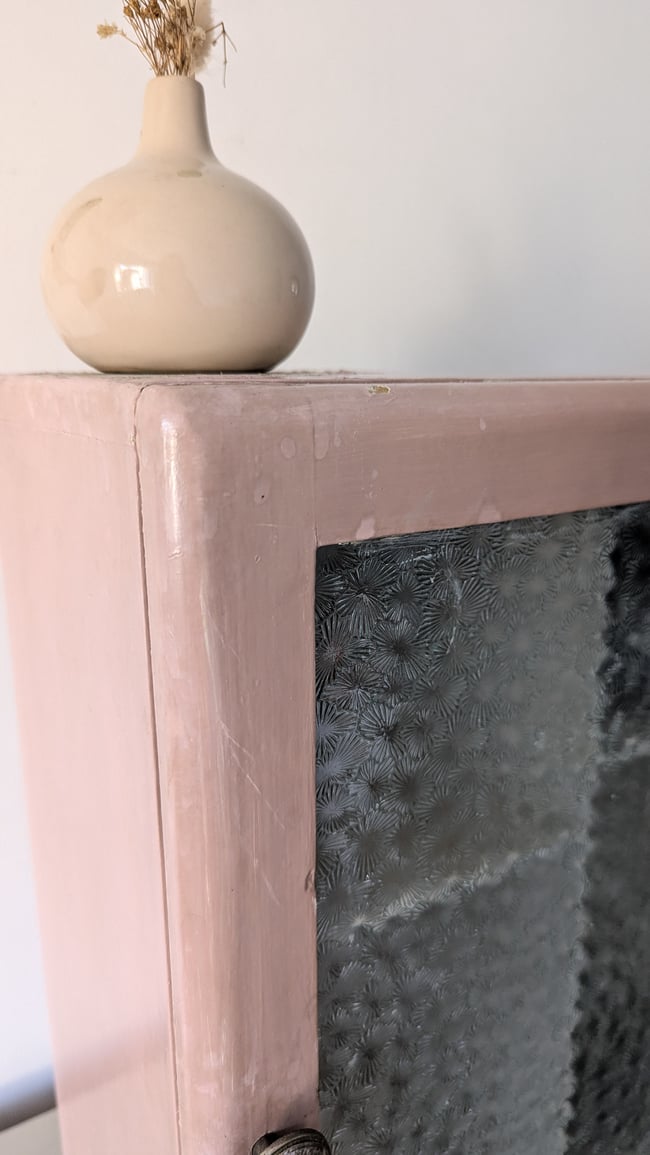 Armoire à pharmacie rose 