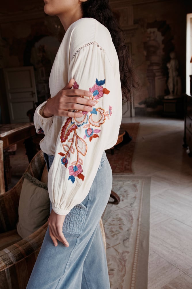 Image of Blusa Akania