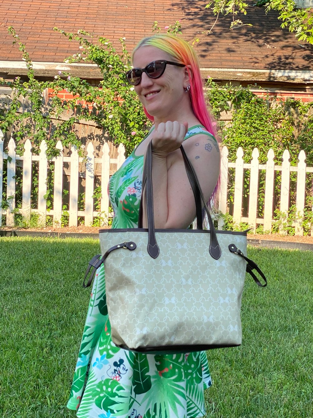 Mouse wallpaper tote
