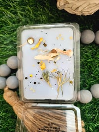 Image 5 of Honeysuckle Teakwood & Cardamom- A Rockytop Wax Works exclusive custom houseblend fragrance 