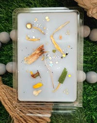 Image 2 of Honeysuckle Teakwood & Cardamom- A Rockytop Wax Works exclusive custom houseblend fragrance 