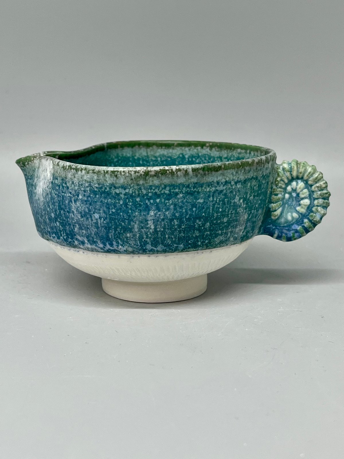 SMALL POURING BOWL
