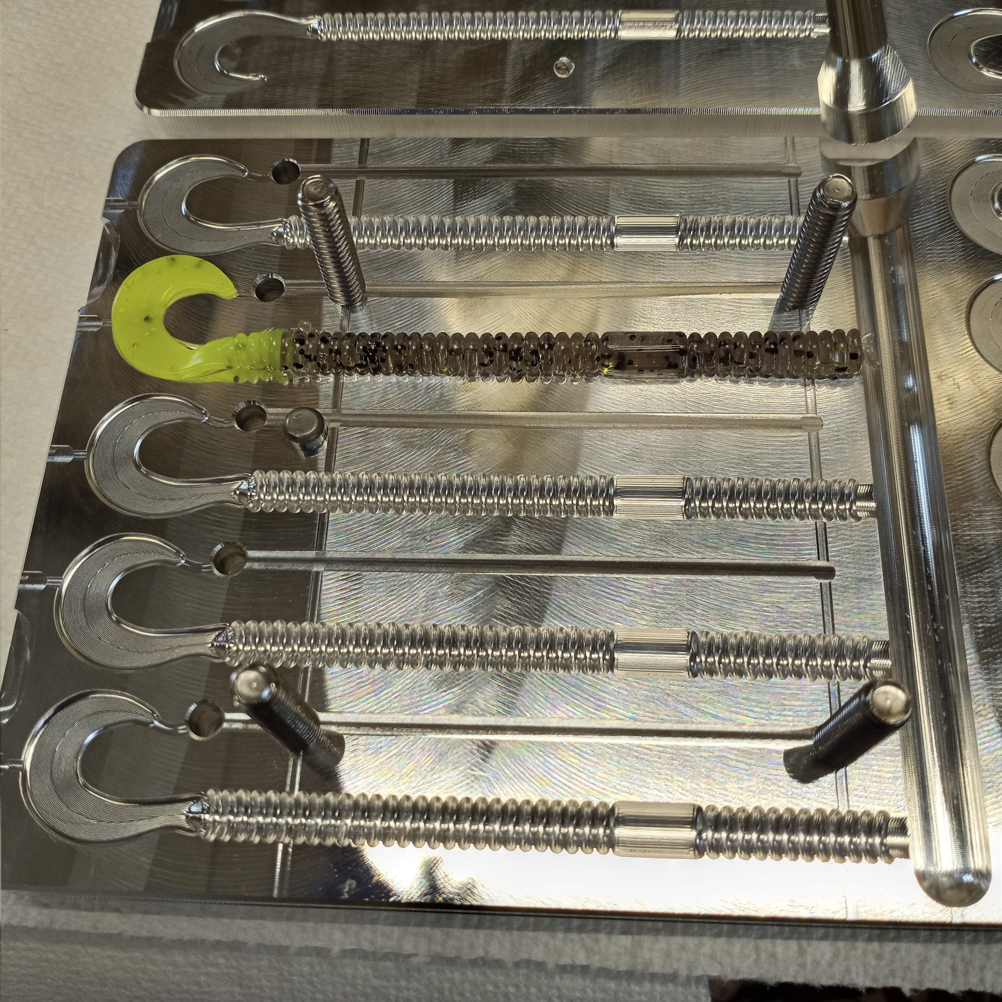aluminum fishing lure molds A.i. 6" Open Pour Swim Bait Mold (Trophy Fish Swimbait Mold with Hook Slot Insert) quality molds that will allow you to pour countless baits and create custom lures that fish have never seen before 4 1/2 inch finesse worm