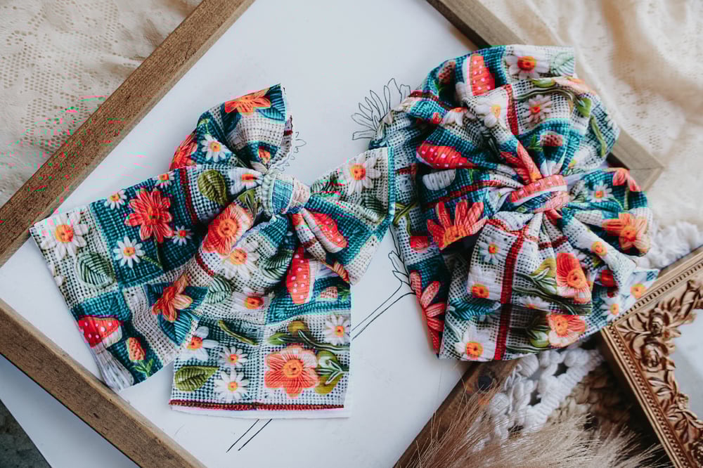 Image of CROCHET FLORAL