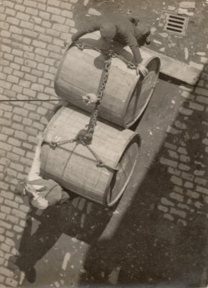Image of Cornelius Buckley: dock workers at Dublin Port, Ireland ca. 1936