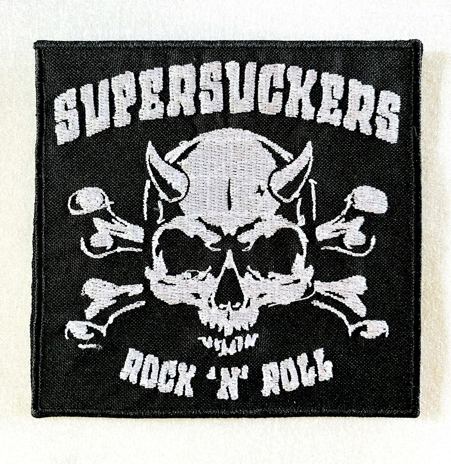 Image of  SUPERSUCKERS - SKULL N CROSSBONES - 9X9CM PATCH