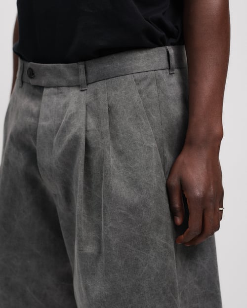 Image of Grey Washed Cotton Denim Wide Pleated Shorts