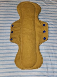 Image 2 of Single Linen Heavy Absorbency Pad 