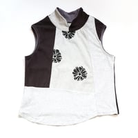 Image 1 of petals gray black courtneycourtney adult size m/l medium large mandarin collar tee tshirt top